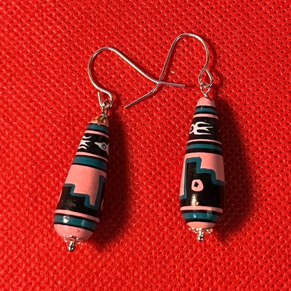 Vintage Peruvian Hand Painted Beaded Tear Drop Earrings Silver Tone French Hooks - Picture 1 of 3